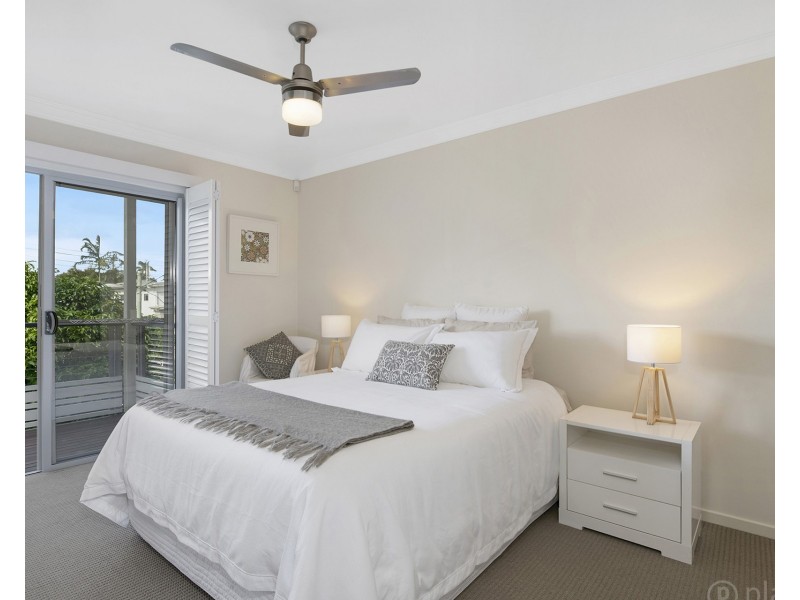 11 Houthem Street, Camp Hill QLD 4152