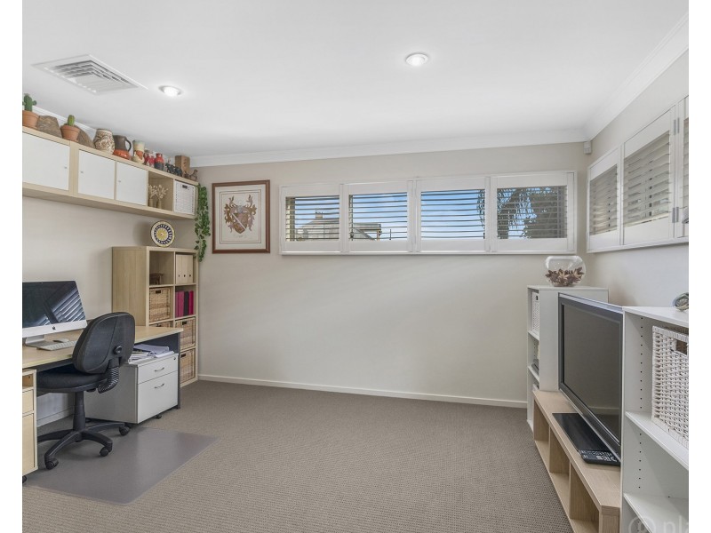 11 Houthem Street, Camp Hill QLD 4152