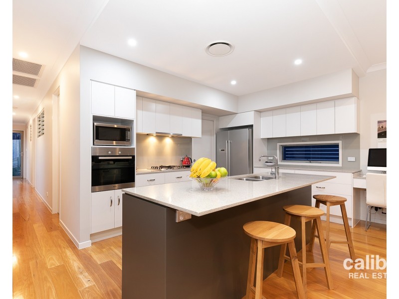 72 Lorward Avenue, Bardon QLD 4065