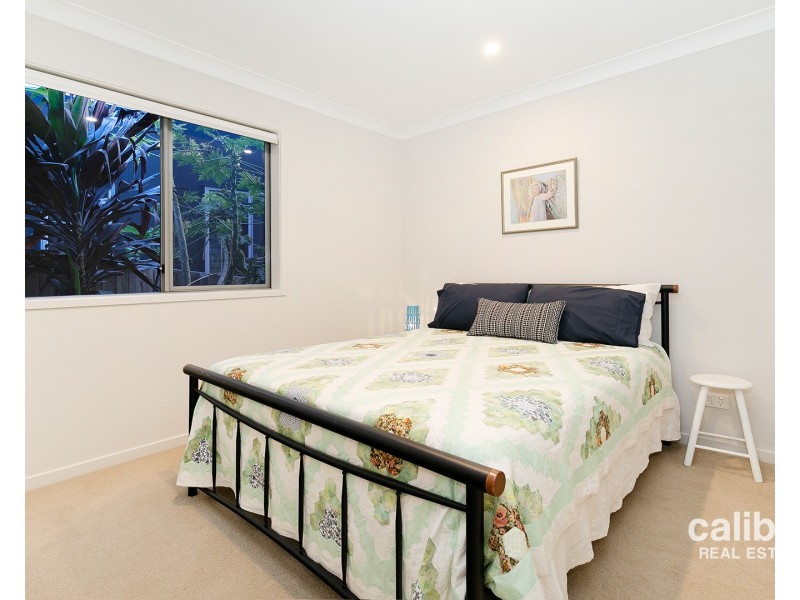 72 Lorward Avenue, Bardon QLD 4065