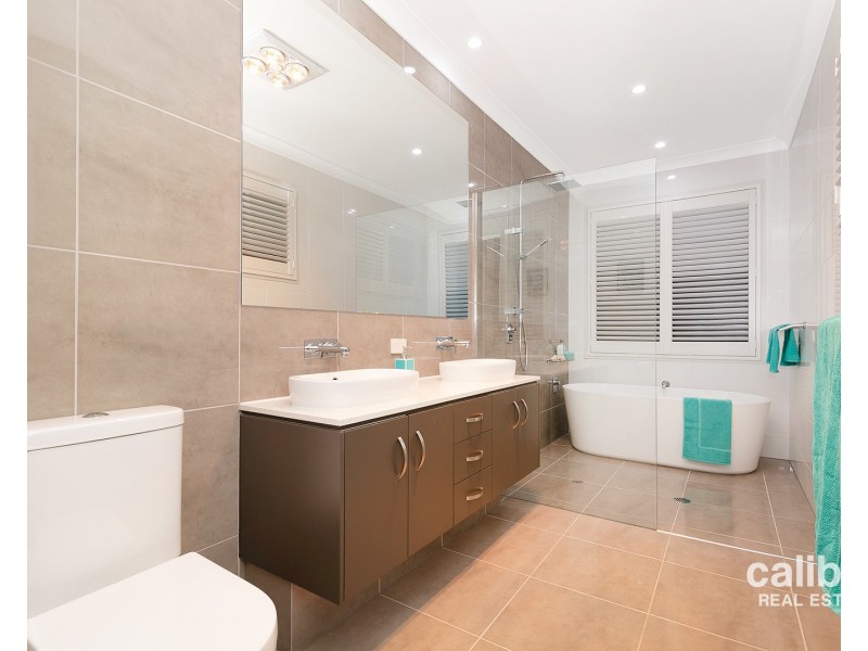 72 Lorward Avenue, Bardon QLD 4065