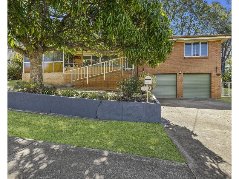 22 Illuta Avenue, Ferny Hills QLD 4055