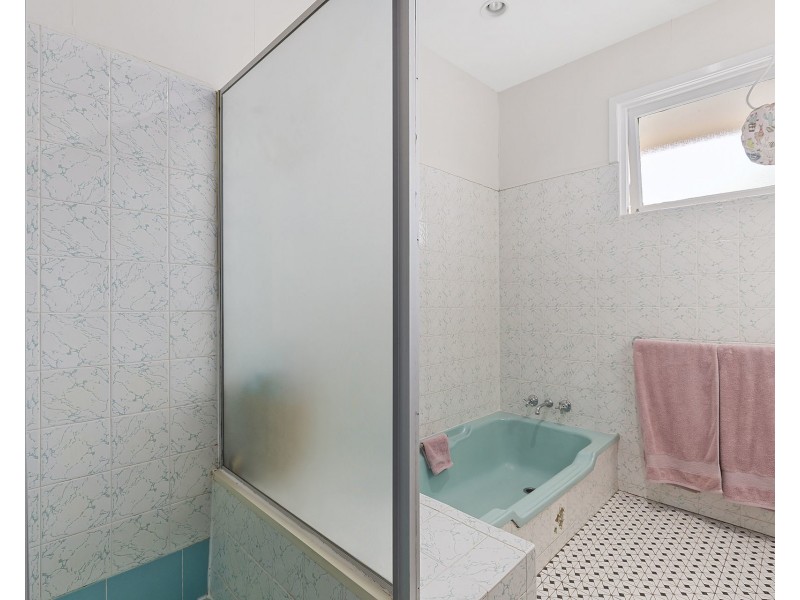 22 Illuta Avenue, Ferny Hills QLD 4055