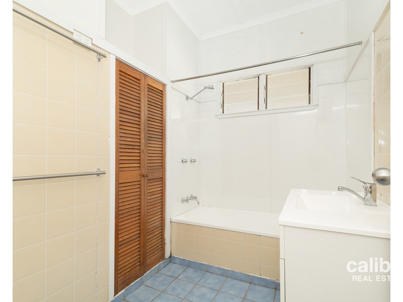 1 Johnstone Street, Sherwood QLD 4075