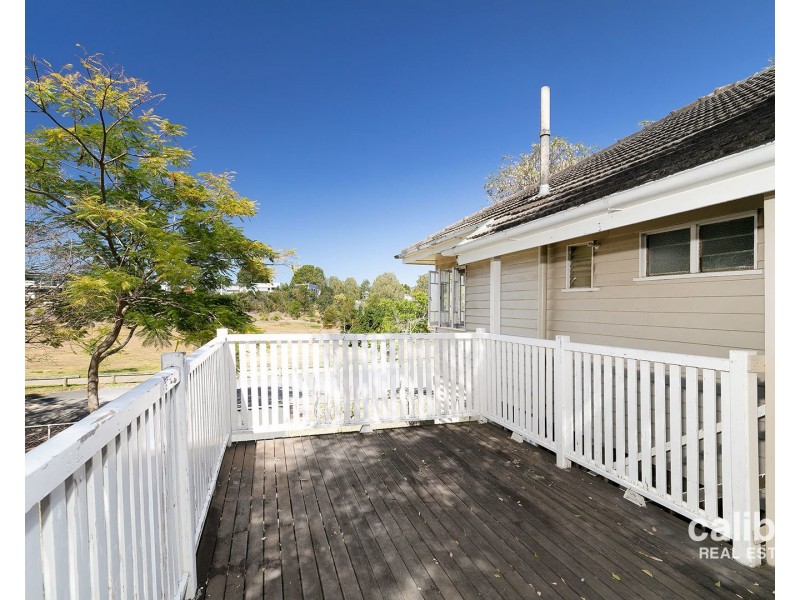 1 Johnstone Street, Sherwood QLD 4075