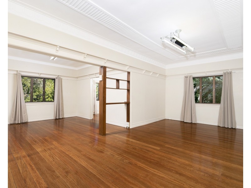 22 Morgan Terrace, Bardon QLD 4065