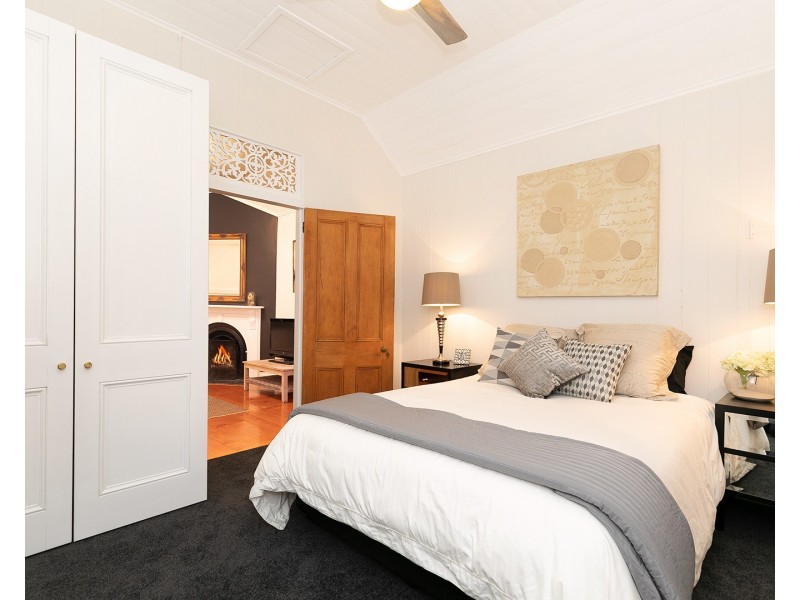 177 Empress Terrace, Bardon QLD 4065