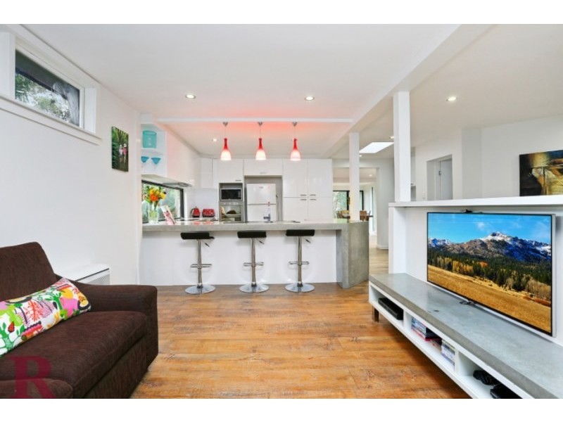 6 Serpentine Road, Gymea NSW 2227