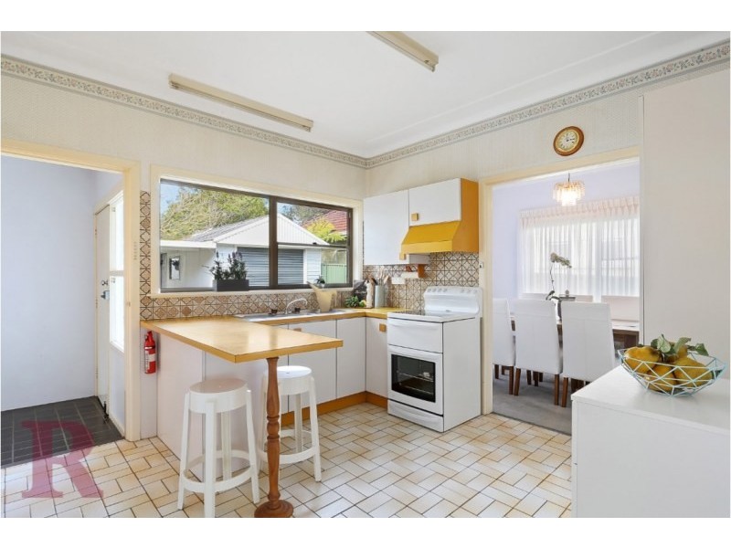 10 Booyong Avenue, Caringbah NSW 2229