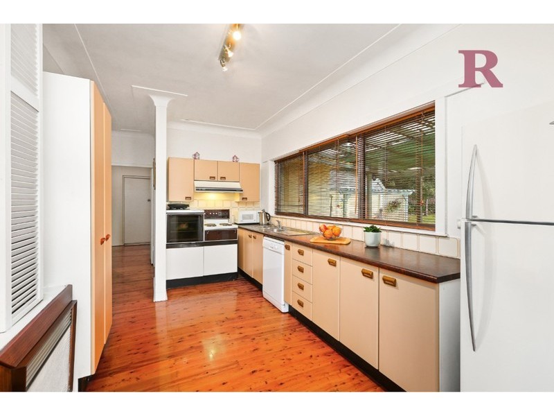 10 Gooroa Street, Carss Park NSW 2221