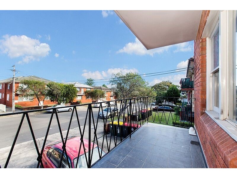 2/14 Denman Avenue, Wiley Park NSW 2195