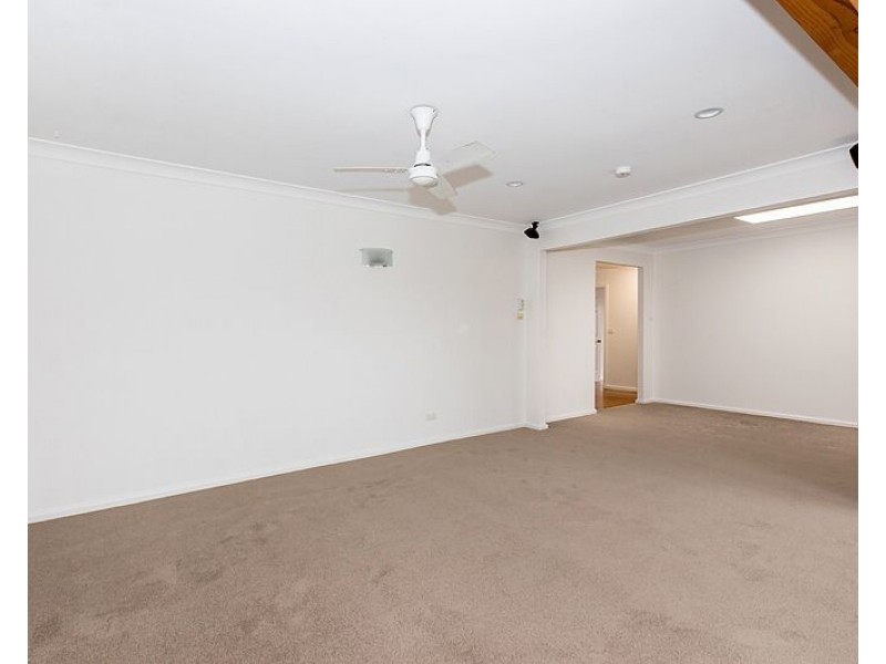 85 Thurlgona Avenue, Engadine NSW 2233