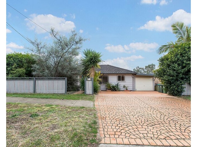 85 Thurlgona Avenue, Engadine NSW 2233