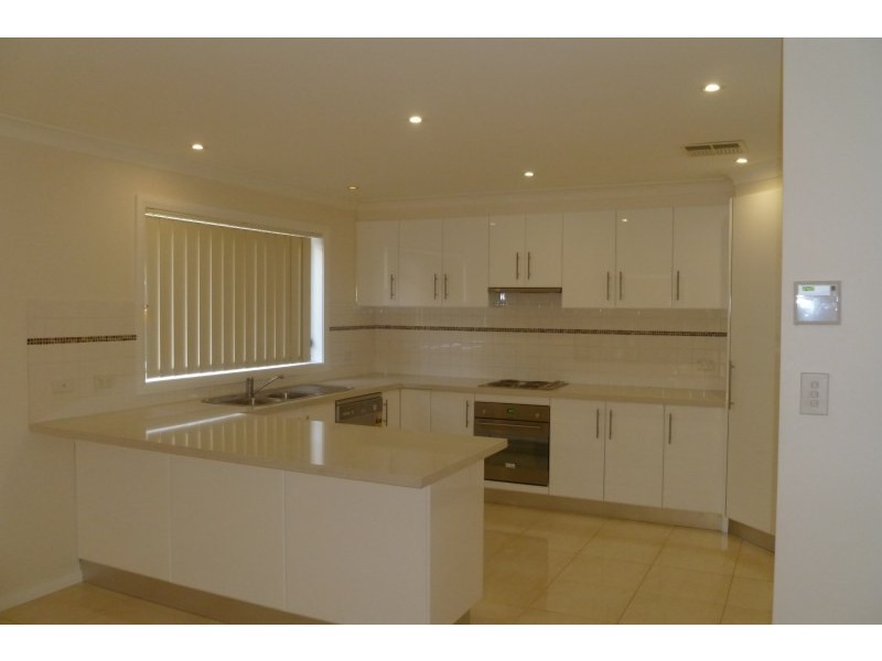 98 Norman Street, Prospect NSW 2148