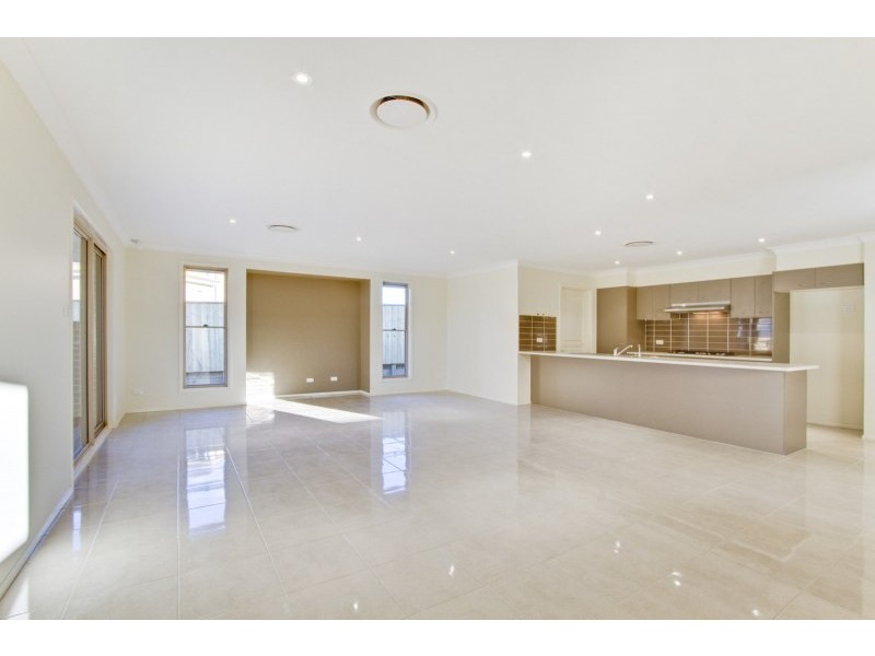 4 Thornbury Circuit, Stanhope Gardens NSW 2768