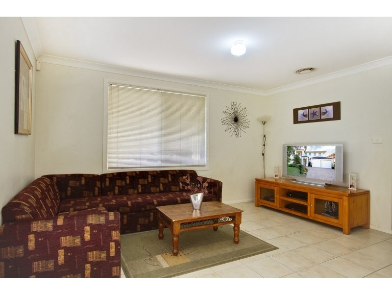 6 Raywood Court, Glenwood NSW 2768