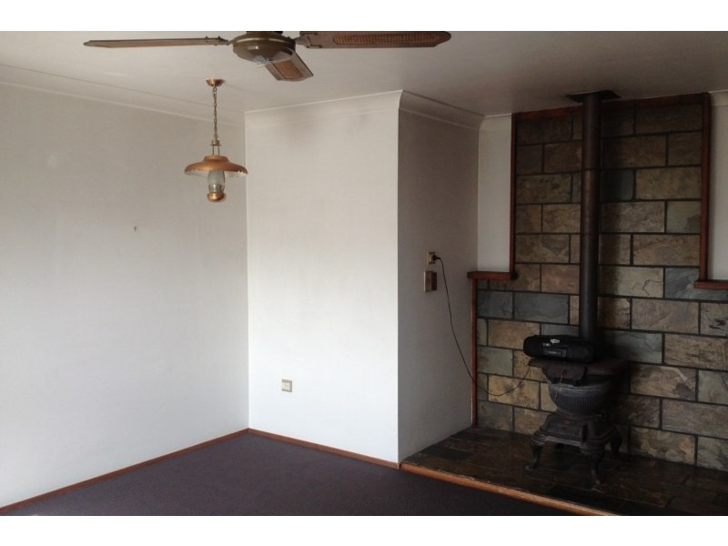 4 Highclere Street, Bateau Bay NSW 2261