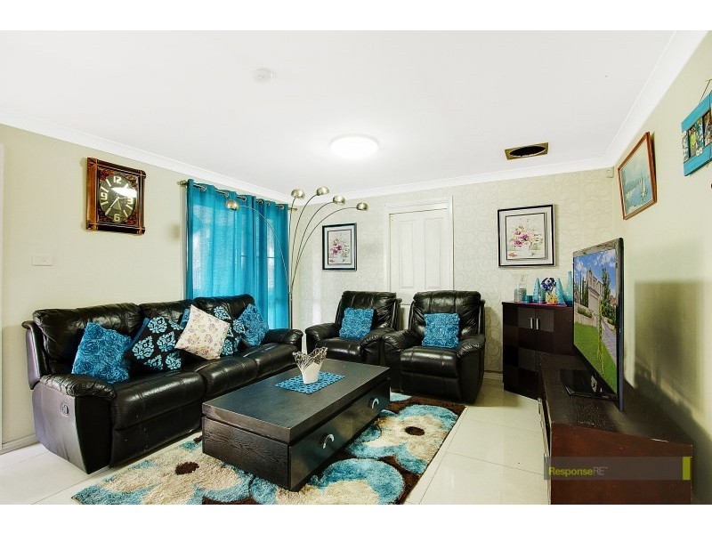 41 Fuchsia Crescent, Quakers Hill NSW 2763