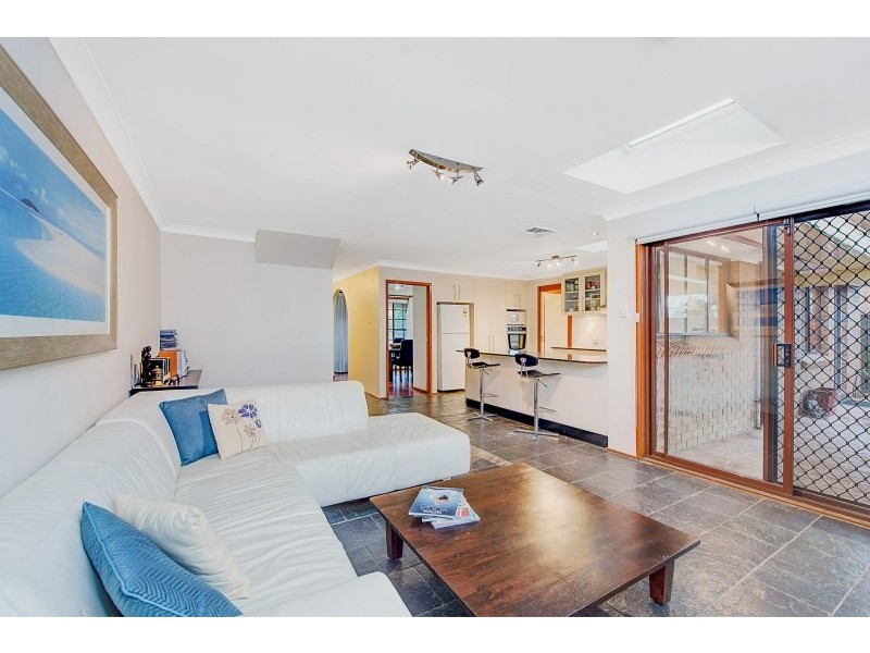 6 Hugo Place, Quakers Hill NSW 2763