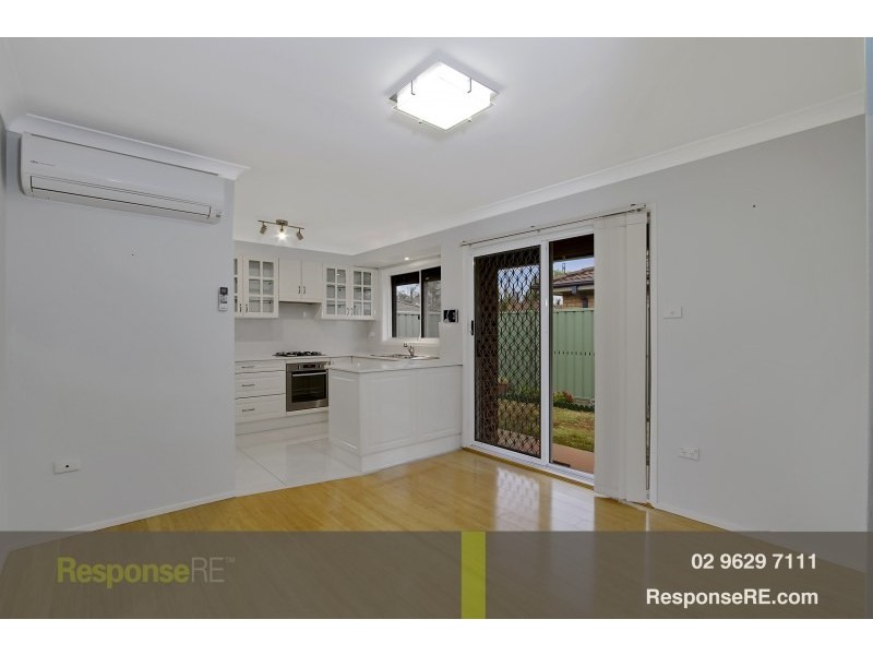 1/8 Woodvale Close, Plumpton NSW 2761