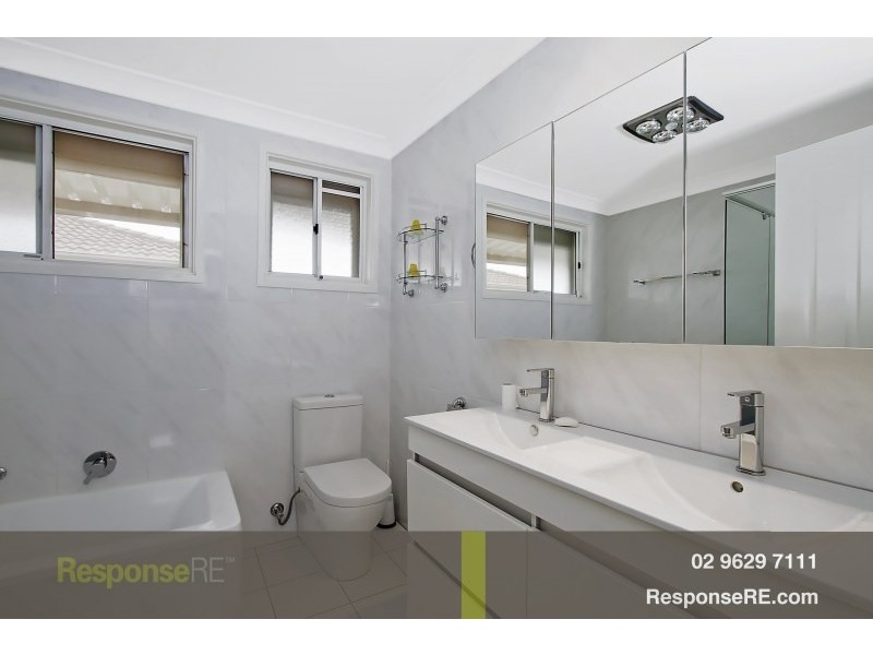 1/8 Woodvale Close, Plumpton NSW 2761