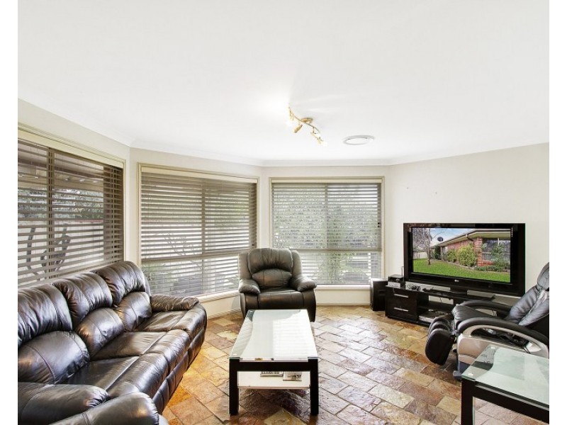 23 Thompson Crescent, Glenwood NSW 2768