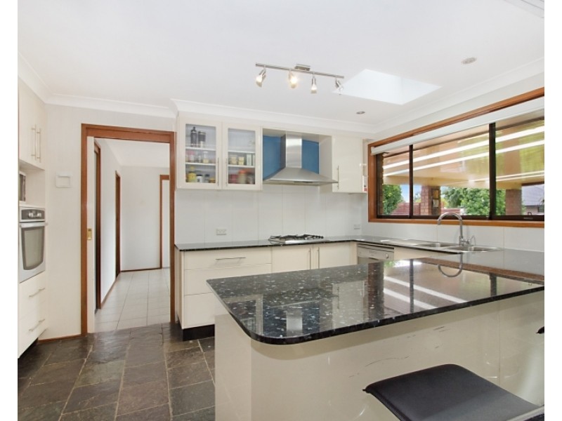 6 Hugo Place, Quakers Hill NSW 2763