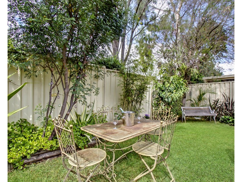 6 Hungerford Drive, Glenwood NSW 2768