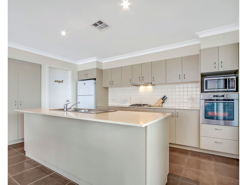 8 Wattlebird Place, Glenwood NSW 2768