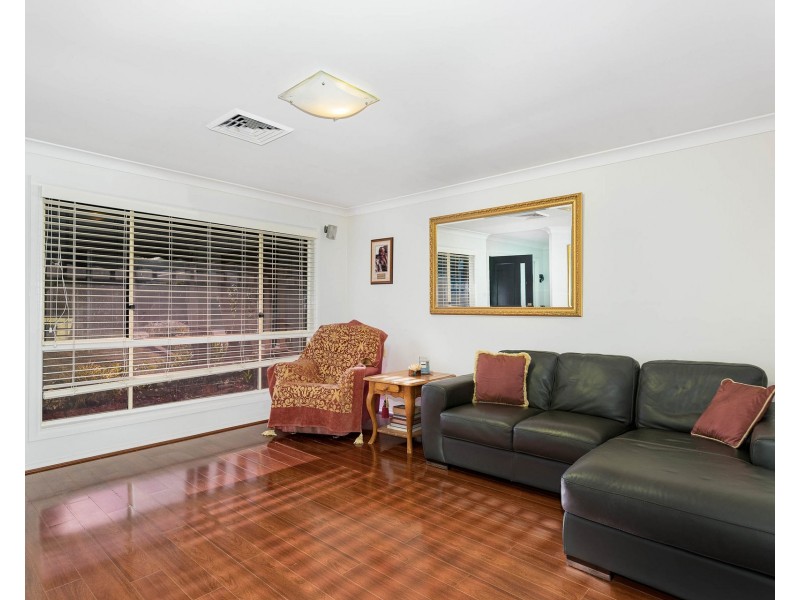 83 Thompson Crescent, Glenwood NSW 2768