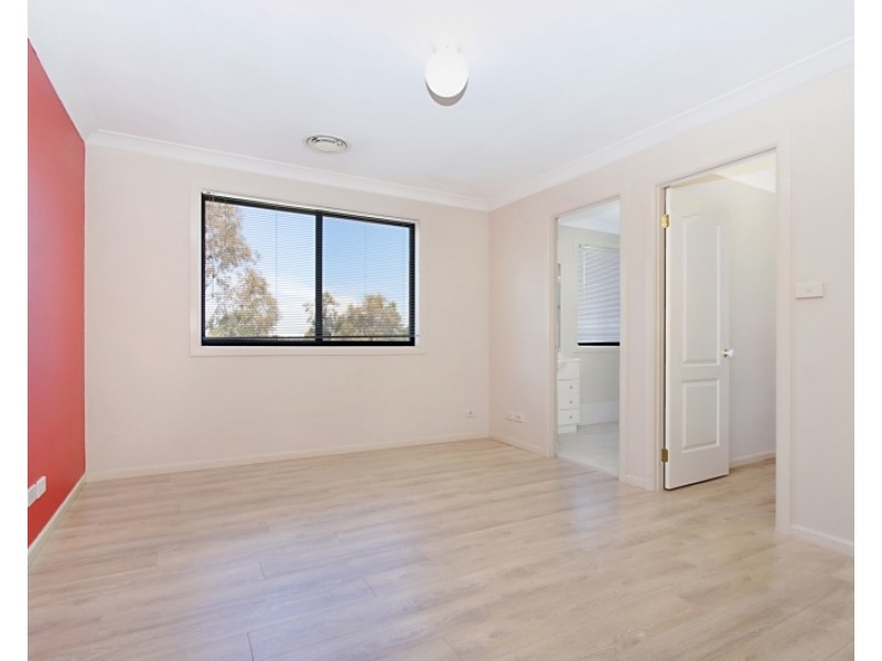 7 Laurina Way, Glenwood NSW 2768