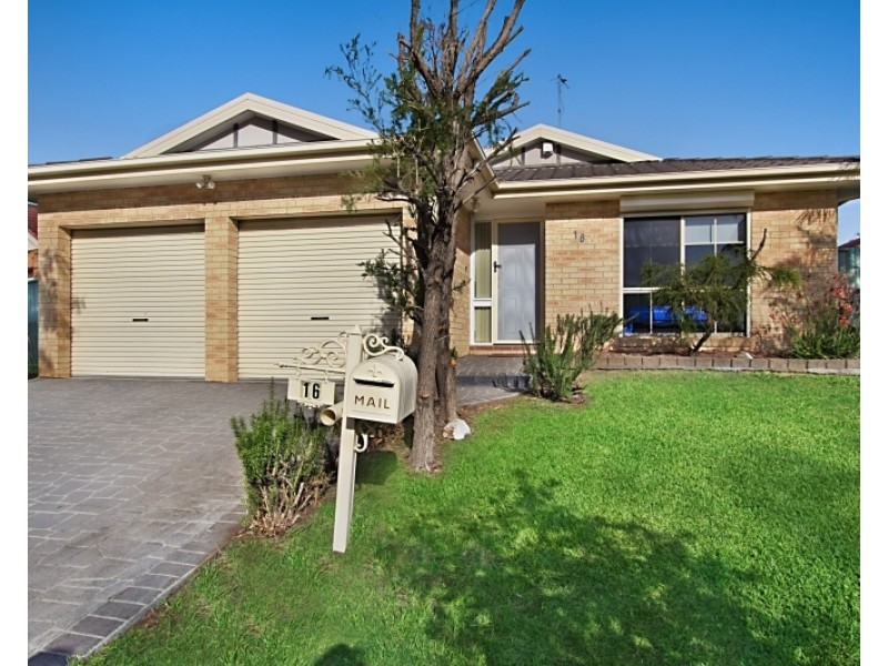 16 Thompson Crescent, Glenwood NSW 2768