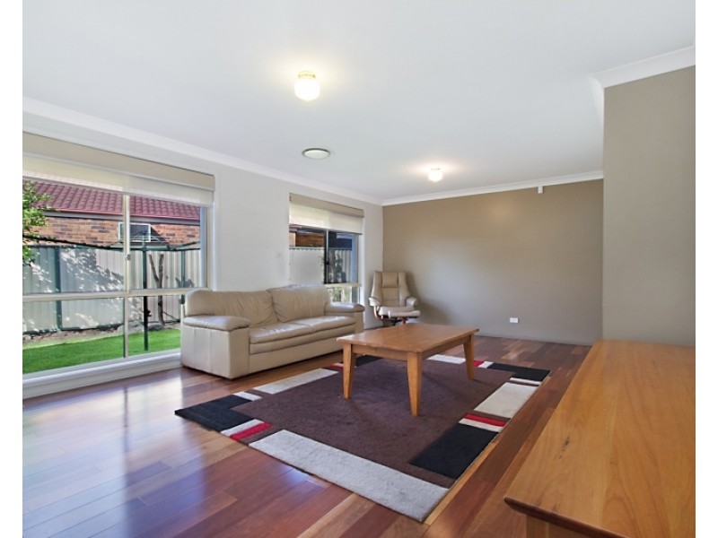 16 Thompson Crescent, Glenwood NSW 2768