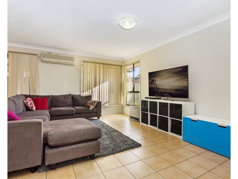 4 Dienelt Close, Glenwood NSW 2768