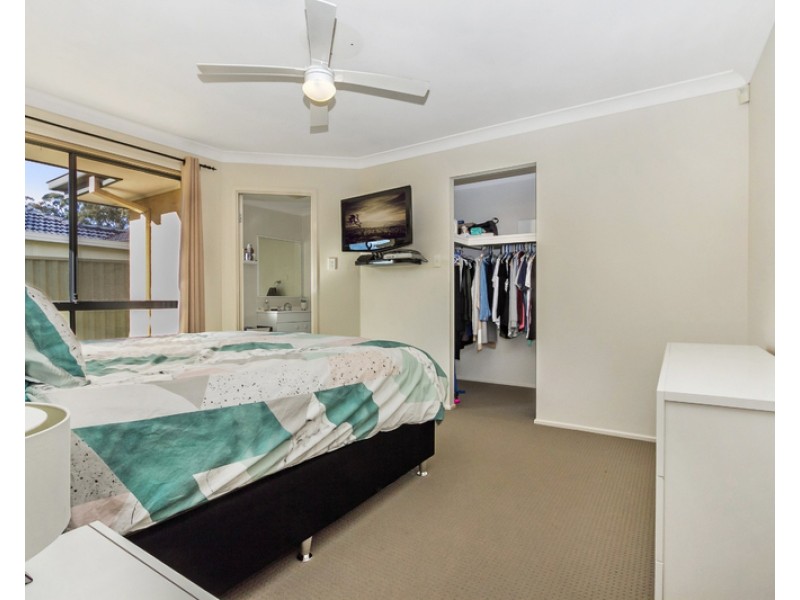 4 Dienelt Close, Glenwood NSW 2768