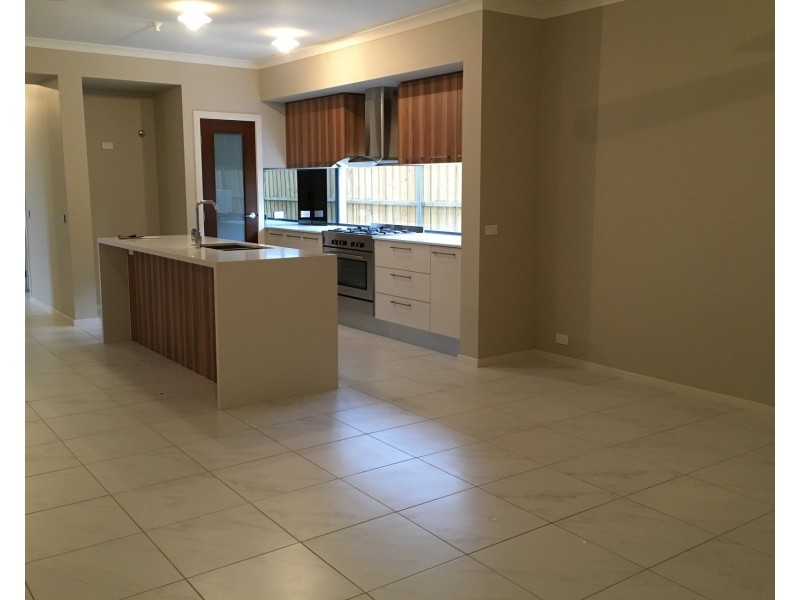 7 Oakhill Crescent, Colebee NSW 2761