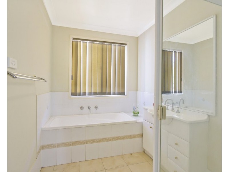 8 Lynton Court, Glenwood NSW 2768