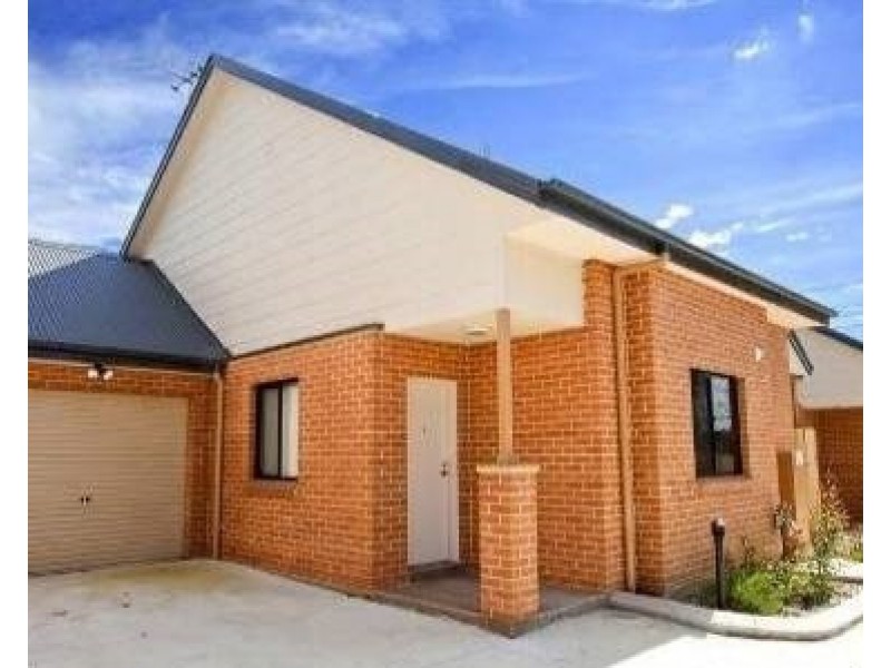 4/25 Hobart Street, Oxley Park NSW 2760