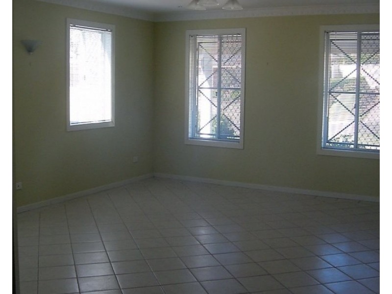 8 Seville Place, Glenwood NSW 2768