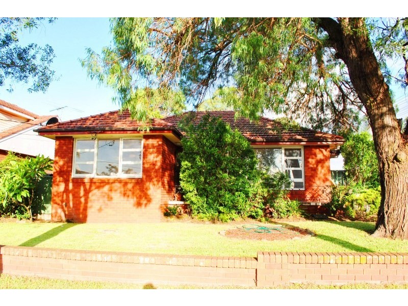 1 Waldo Crescent, Peakhurst NSW 2210