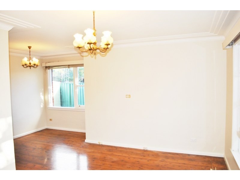 1 Waldo Crescent, Peakhurst NSW 2210