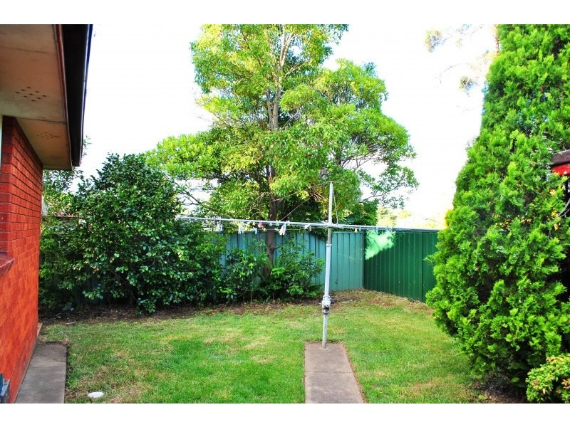1 Waldo Crescent, Peakhurst NSW 2210