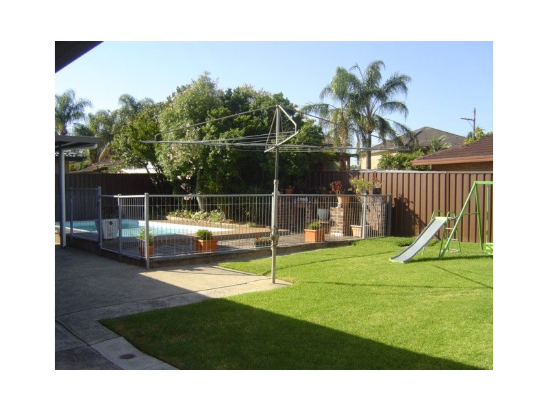 17 Kurrajong Avenue, Georges Hall NSW 2198