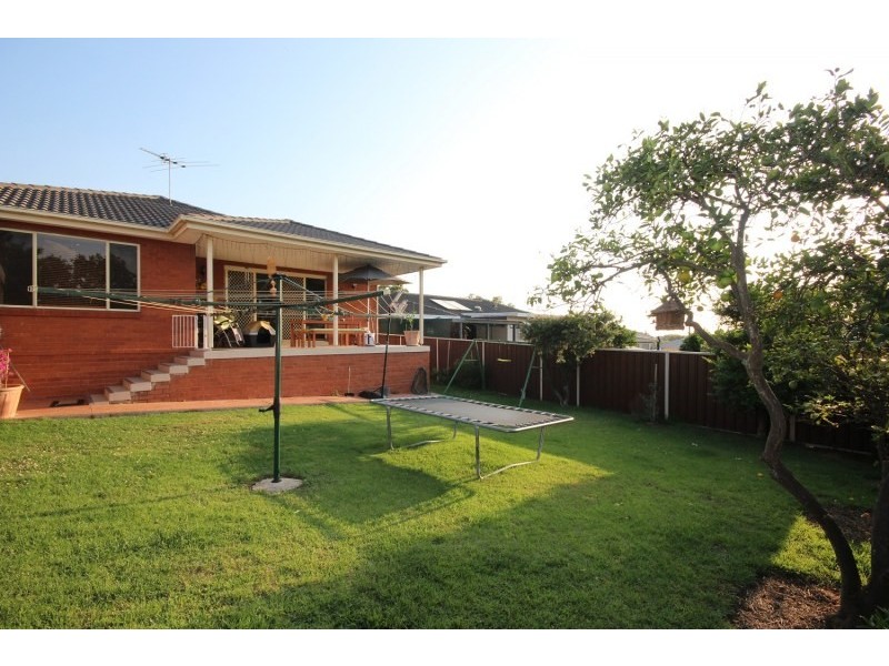 40 Flinders Road, Georges Hall NSW 2198