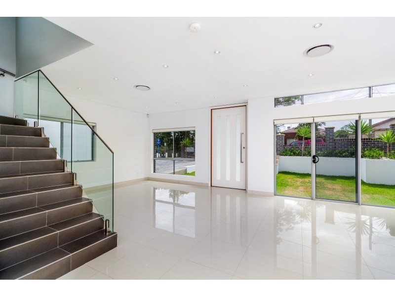 /30 Pheasant Street, Canterbury NSW 2193