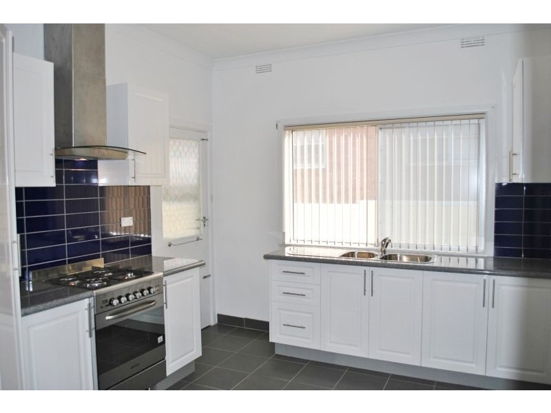 18 Greenacre Road, Greenacre NSW 2190