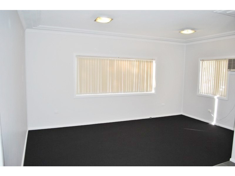 18 Greenacre Road, Greenacre NSW 2190