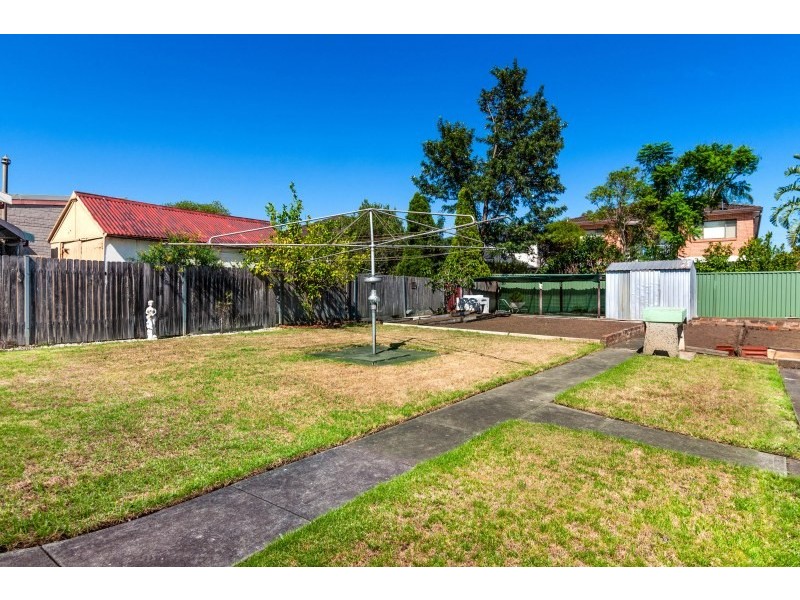 27 Lennartz Street, Croydon Park NSW 2133
