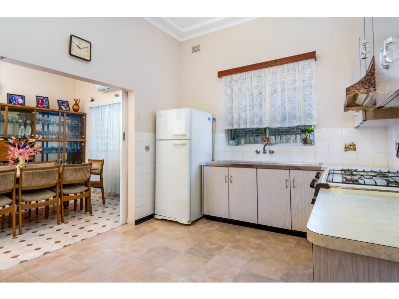 27 Lennartz Street, Croydon Park NSW 2133