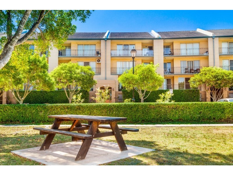 8/11 Settlers Boulevard, Liberty Grove NSW 2138